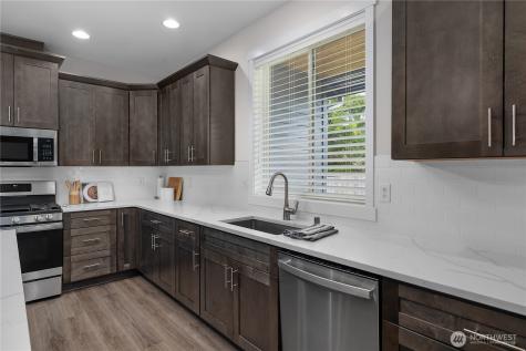 903 Cody Street SE Rainier WA 98576