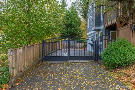 3723 Lincoln Court NE Renton WA 98056