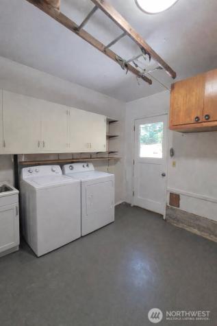 7111 Meadowdale Beach Road Edmonds WA 98026