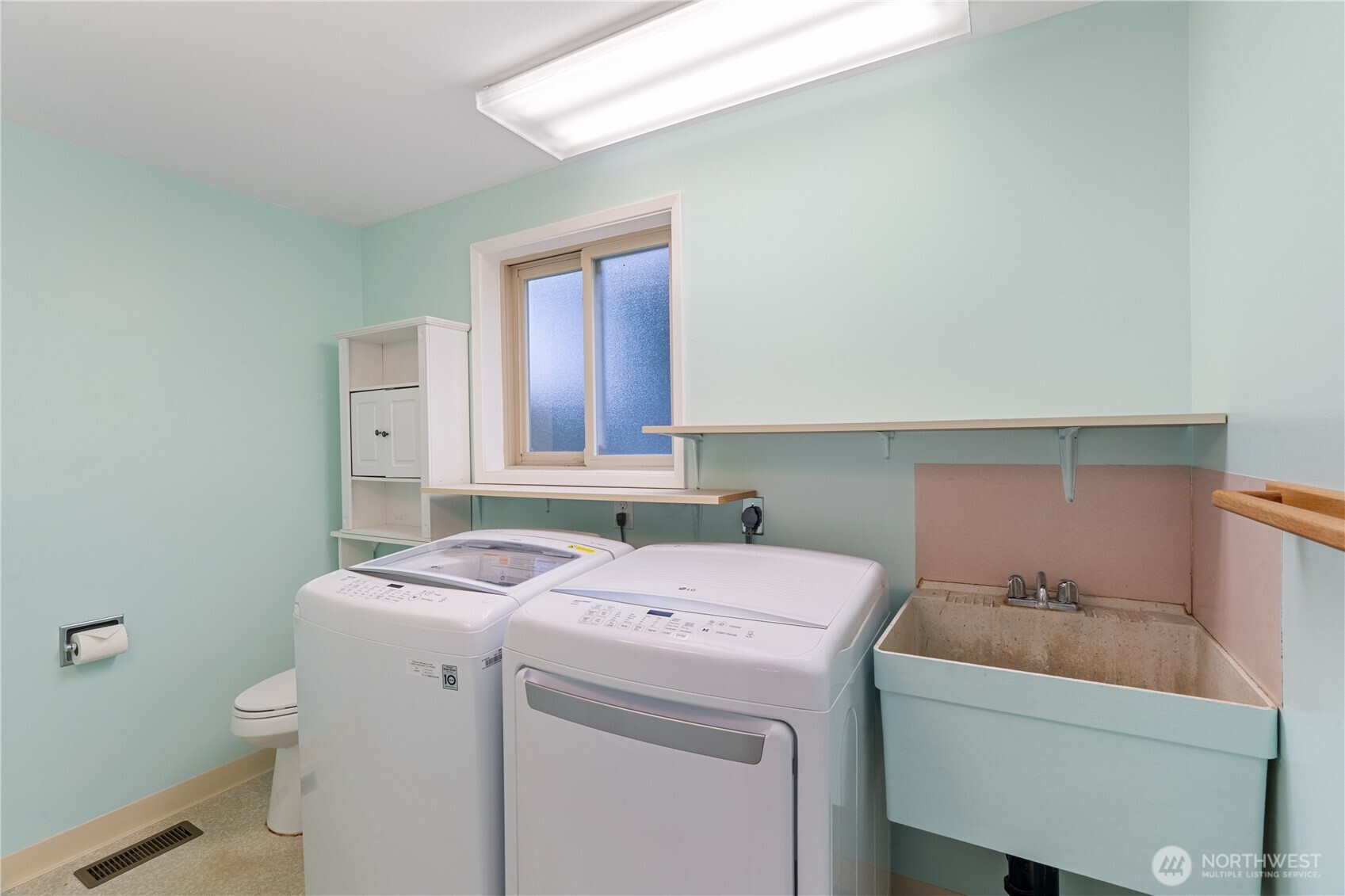 456 Snahapish Avenue SE Ocean Shores WA 98569