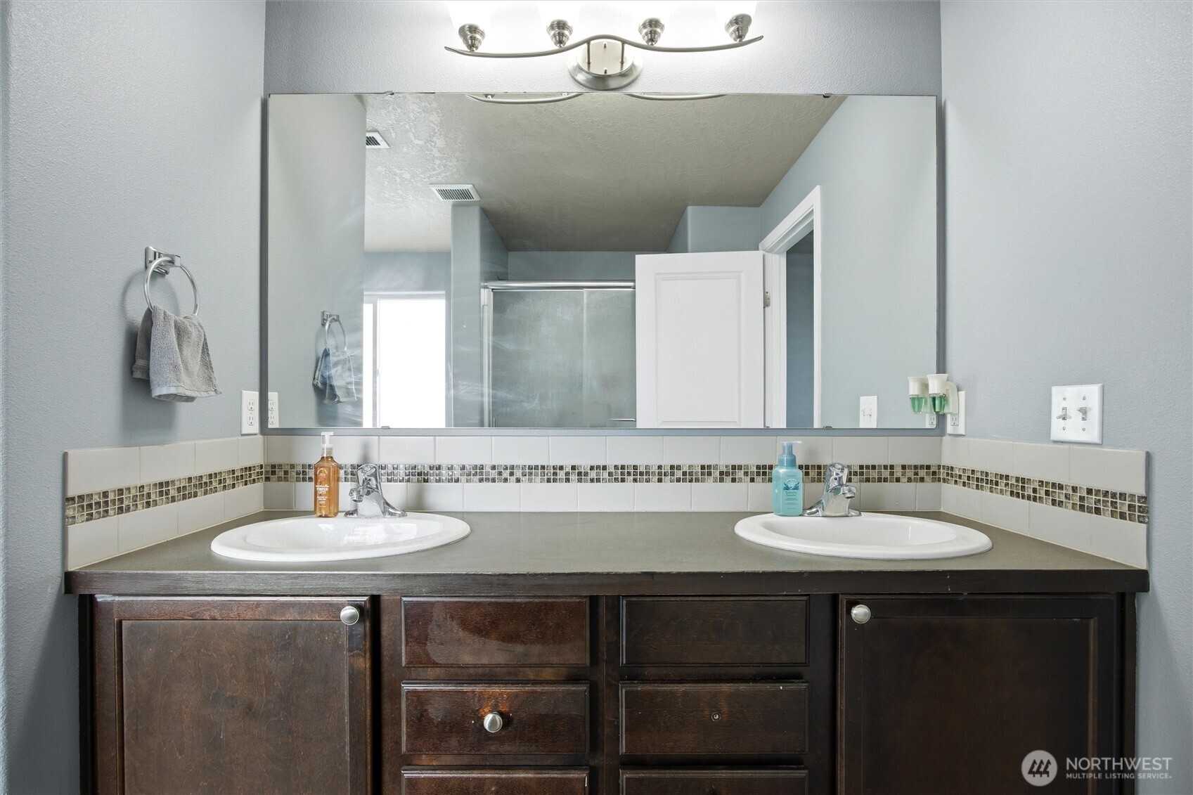 439 S Texas Street Kennewick WA 99336