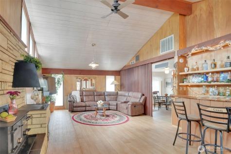 284 Division Avenue Morton WA 98356