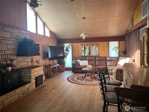 284 Division Avenue Morton WA 98356