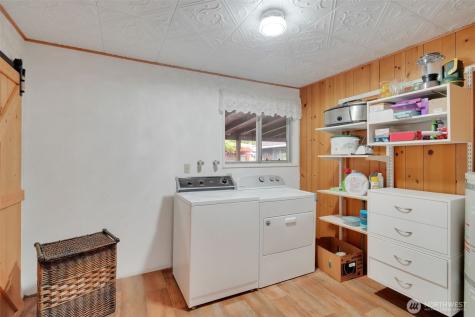 284 Division Avenue Morton WA 98356
