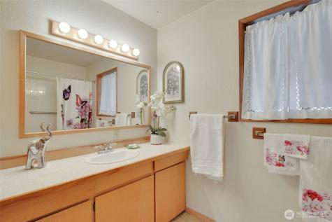 284 Division Avenue Morton WA 98356