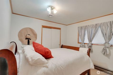 284 Division Avenue Morton WA 98356