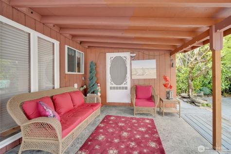 284 Division Avenue Morton WA 98356