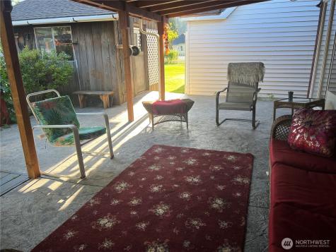284 Division Avenue Morton WA 98356