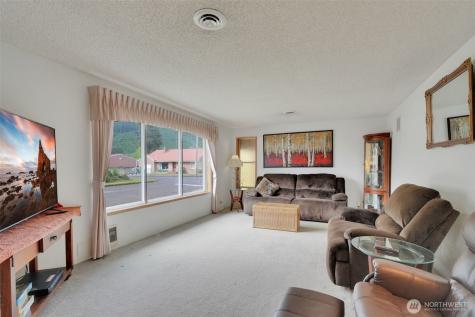 284 Division Avenue Morton WA 98356