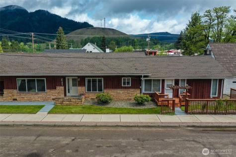 284 Division Avenue Morton WA 98356