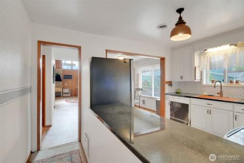 284 Division Avenue Morton WA 98356