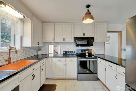 284 Division Avenue Morton WA 98356