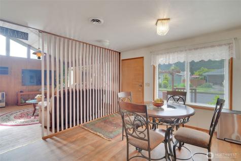 284 Division Avenue Morton WA 98356