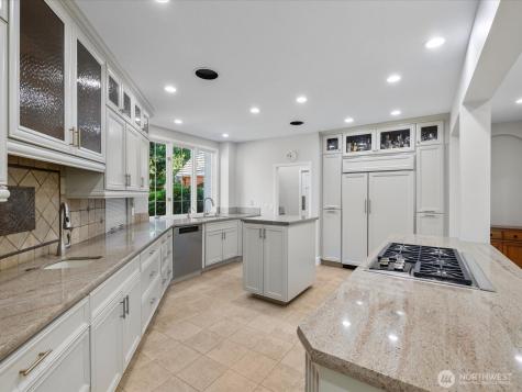 20421 NE 66th Court Redmond WA 98053