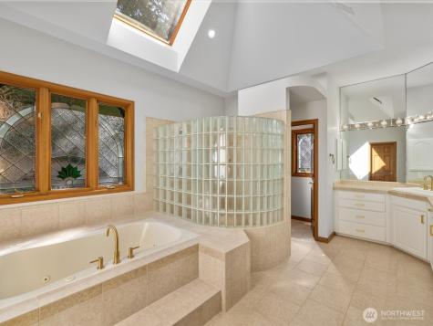 20421 NE 66th Court Redmond WA 98053