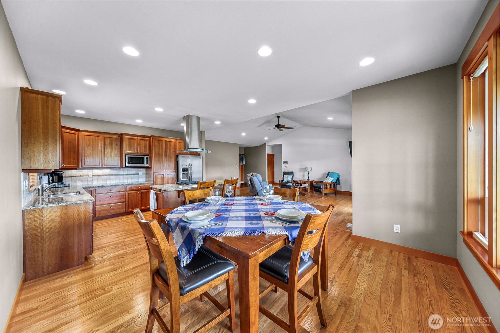 8123 Coquitlam Place Blaine WA 98230