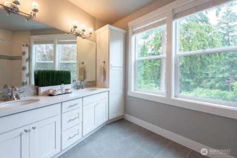 1808 104th Avenue SE Bellevue WA 98004