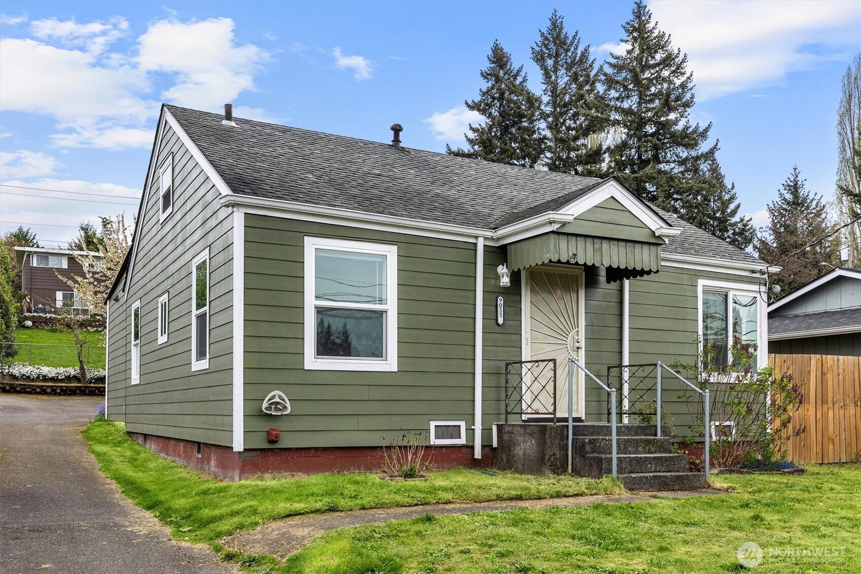 9055 Yakima Avenue Tacoma WA 98444