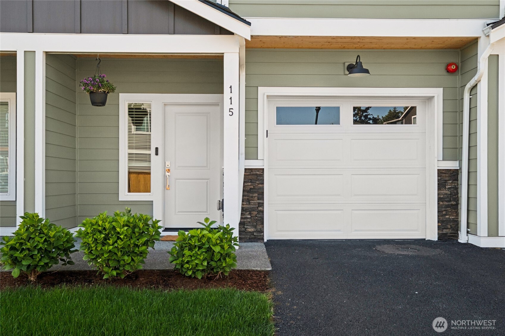 115 SW 181st Place Normandy Park WA 98166