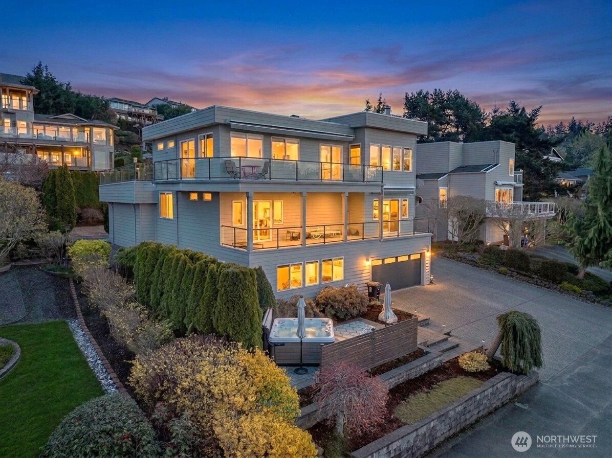 5711 Upland Terrace NE Tacoma WA 98422