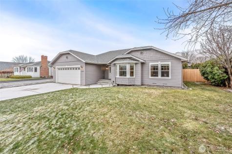 1503 Castlerock Avenue Wenatchee WA 98801