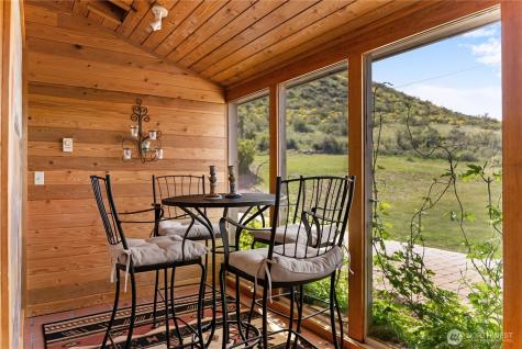 15 Prospect Road Winthrop WA 98862