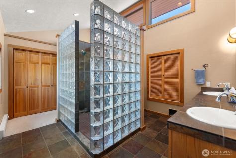 15 Prospect Road Winthrop WA 98862