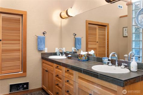 15 Prospect Road Winthrop WA 98862
