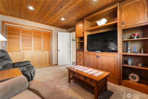 15 Prospect Road Winthrop WA 98862