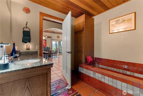 15 Prospect Road Winthrop WA 98862