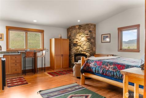 15 Prospect Road Winthrop WA 98862