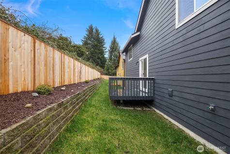2112 SW 103rd Place Seattle WA 98146