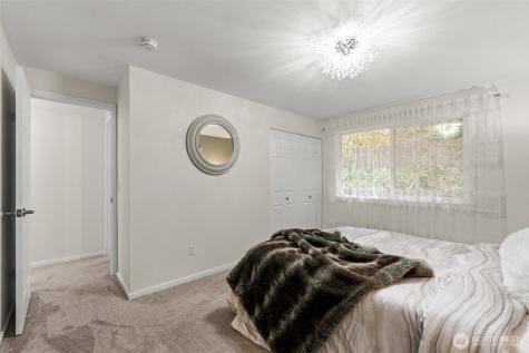 13324 NE 138th Place Kirkland WA 98034