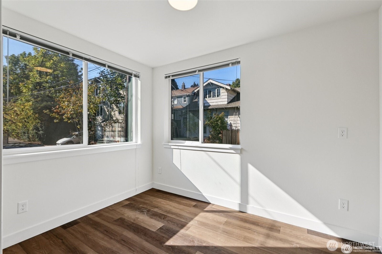 5257 Brooklyn Avenue NE Seattle WA 98105