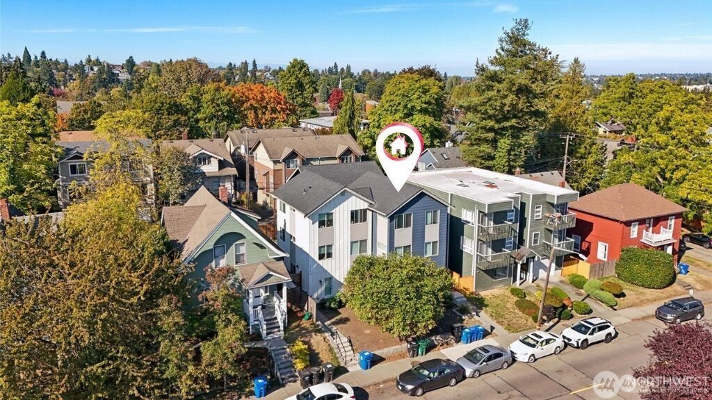 5257 Brooklyn Avenue NE Seattle WA 98105