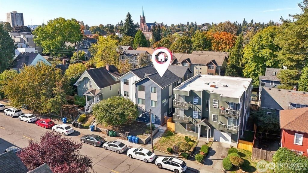 5257 Brooklyn Avenue NE Seattle WA 98105