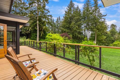 14517 Henderson Road NE Bainbridge Island WA 98110