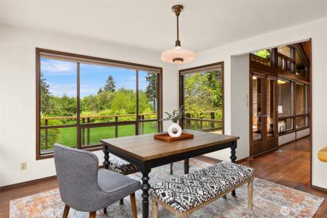 14517 Henderson Road NE Bainbridge Island WA 98110