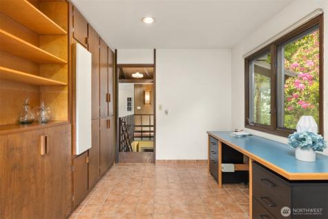 14517 Henderson Road NE Bainbridge Island WA 98110
