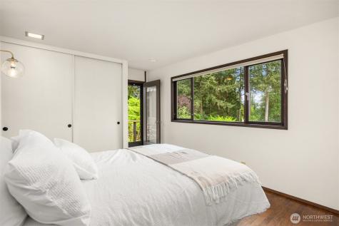 14517 Henderson Road NE Bainbridge Island WA 98110