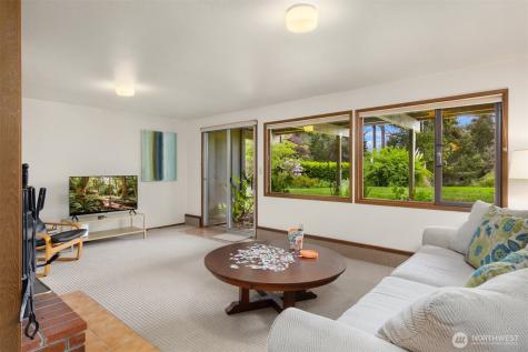 14517 Henderson Road NE Bainbridge Island WA 98110