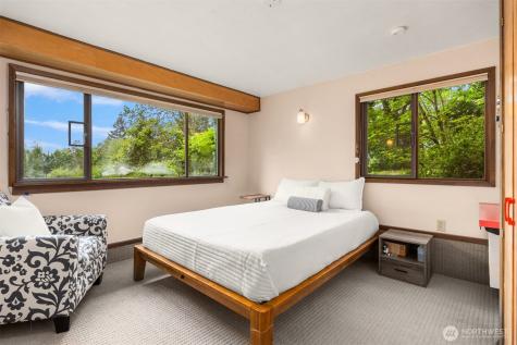 14517 Henderson Road NE Bainbridge Island WA 98110
