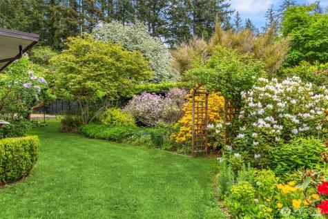 14517 Henderson Road NE Bainbridge Island WA 98110