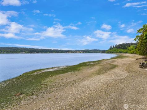 14517 Henderson Road NE Bainbridge Island WA 98110