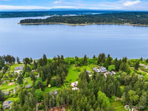 14517 Henderson Road NE Bainbridge Island WA 98110