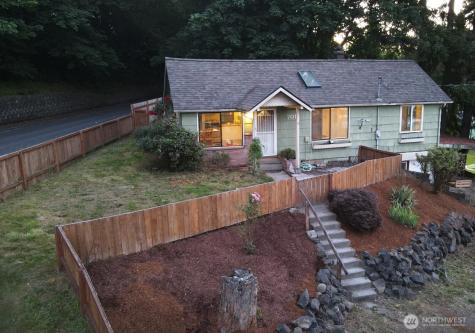 701 NW Dexter Avenue Winlock WA 98596