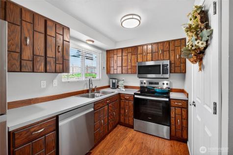 30312 10th Avenue S Federal Way WA 98003
