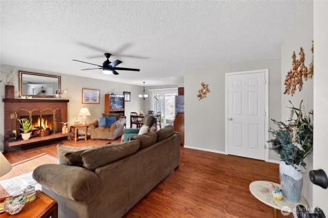 30312 10th Avenue S Federal Way WA 98003