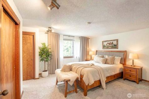 8822 121st Street E Puyallup WA 98373