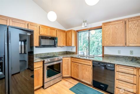 8822 121st Street E Puyallup WA 98373